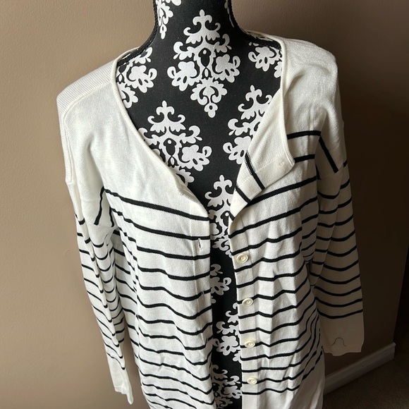 Turnabout Cardigan (style 6174) - Picture 4 of 13